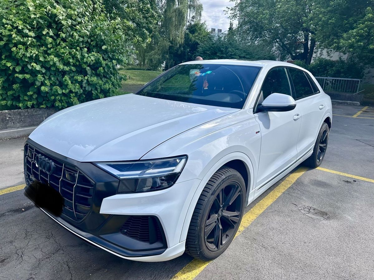 Audi Automobili: Audi Q8 50 TDI quattro – Usato da Zürich venduto da E_Mehmeti