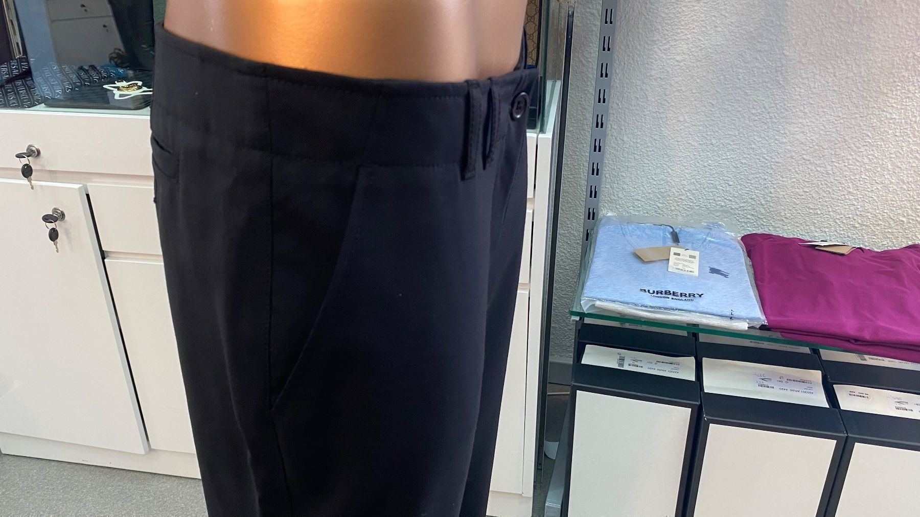 Prada Pantaloni: Prada Hose Gr 44 – Nuovo e nell'imballaggio originale da Lachen SZ venduto da HelvetiaLuxury 5
