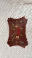 Dekorative Wandhalterung, Leder mit Blumenmuster, Vintage
