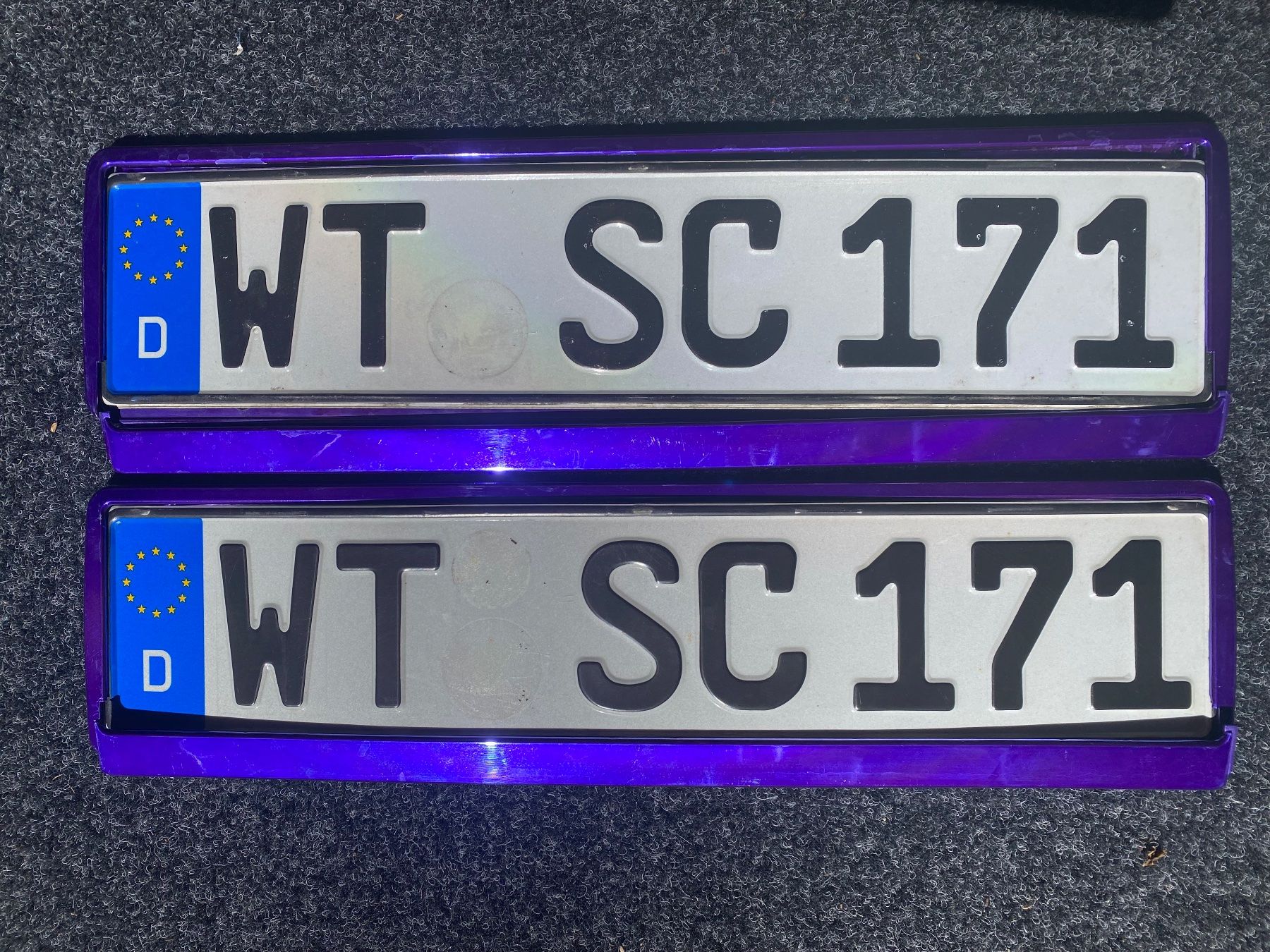 Altro in Decorazioni & Accessori: 2x Auto-Kennzeichenhalterung, Violett – Usato da Niederrohrdorf venduto da ste_lqk5
