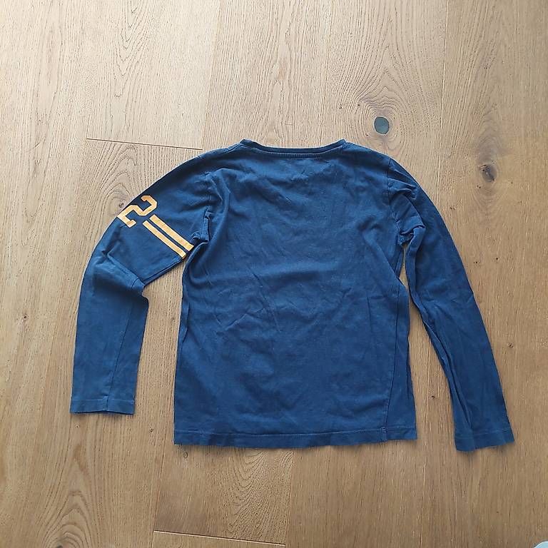 Pullover & Sweatshirts: Langarmshirt Grösse 128/134 – Gebraucht aus Fehraltorf von fridolin024 1