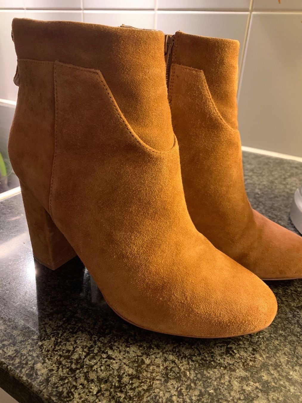 Scarpe da donna: Leder Stiefelette Kiomi 38 – Usato da Zürich venduto da Bybyana