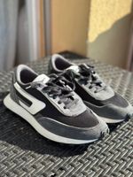 Baskets Diesel noir et gris