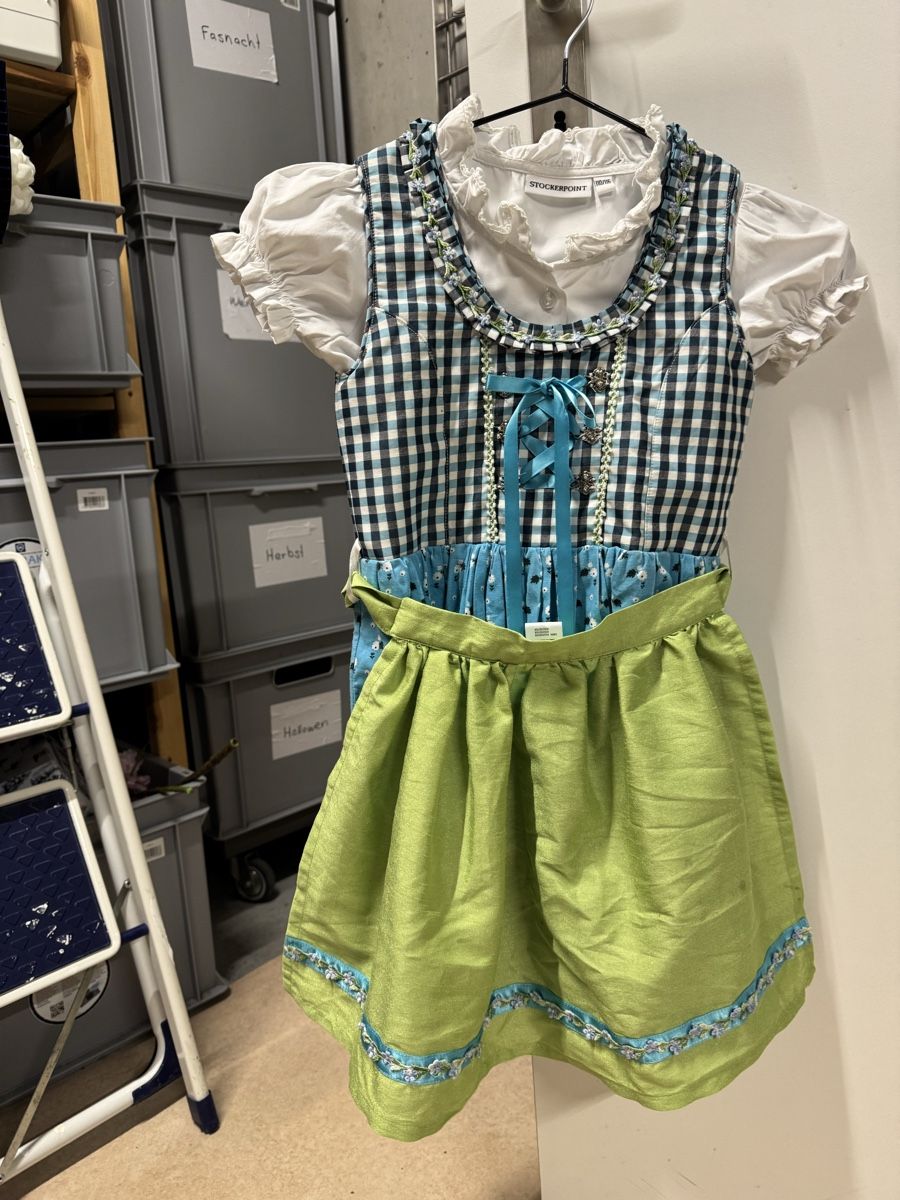 Costumi: Dirndl Stockerpoint Grösse 110/116 – Usato da Mülligen venduto da Stalagmit