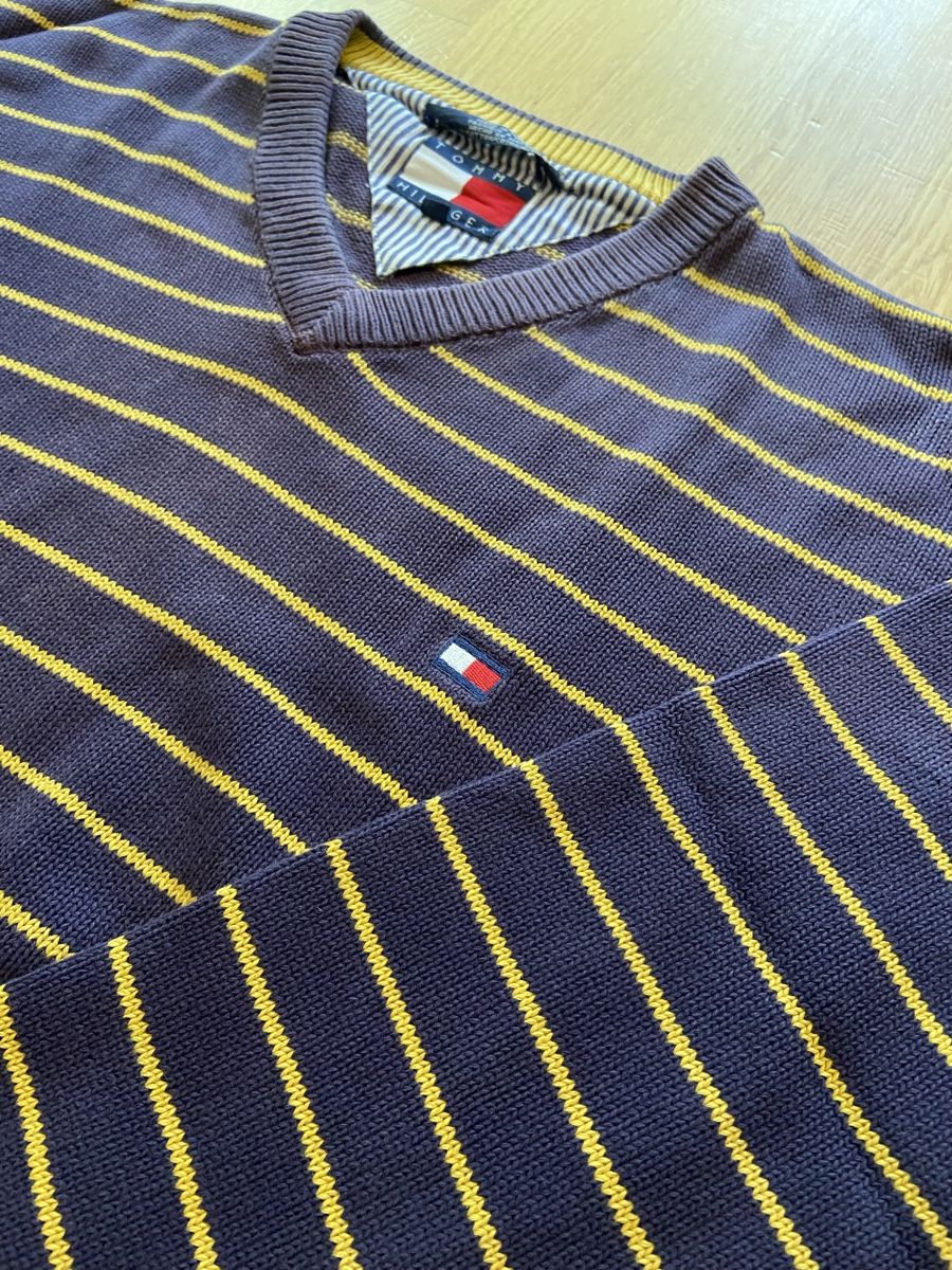 Tommy Hilfiger Maglioni & Felpe: Tommy Hilfiger gestreifter V-Neck – Usato da Schaffhausen venduto da golazo_vines 1