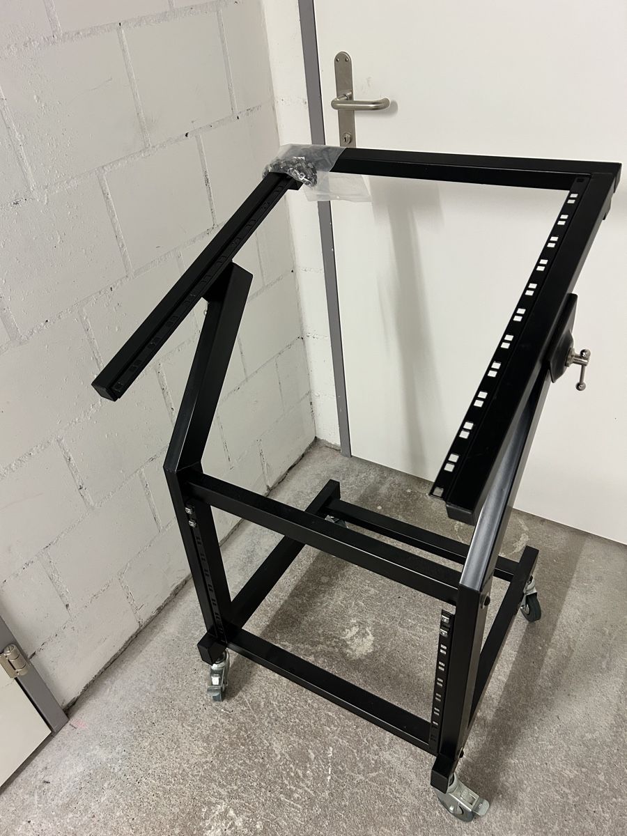 Supporti a parete: Adam Hall 19“ Studio Rack neuwertig – Nuovo (secondo la descrizione) da Burgdorf venduto da Littlebricksplanet 1