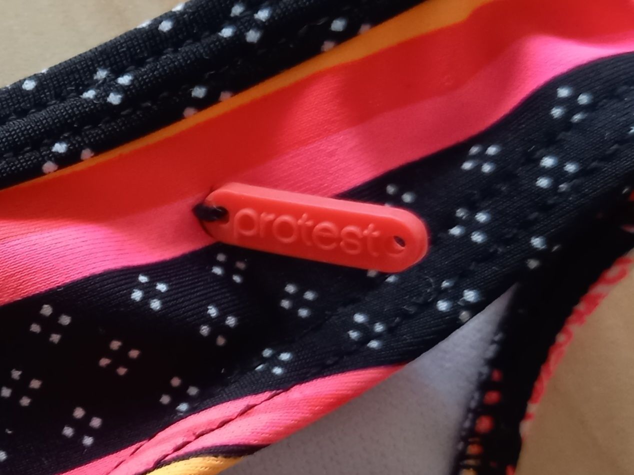 Costumi da bagno & Bikini: Bikini für Mädchen in ca. Grösse 158 – Usato da Obernau venduto da Corolli 4