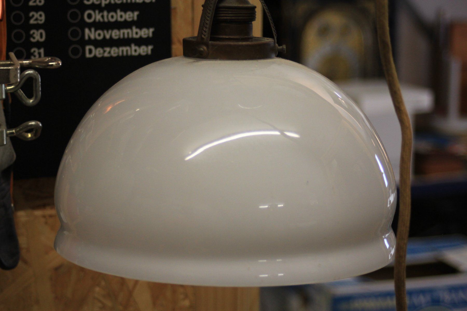 Lampadari & plafoniere: Altes Zugpendelleuchte – Usato da Basel venduto da IRMAundFRED 3