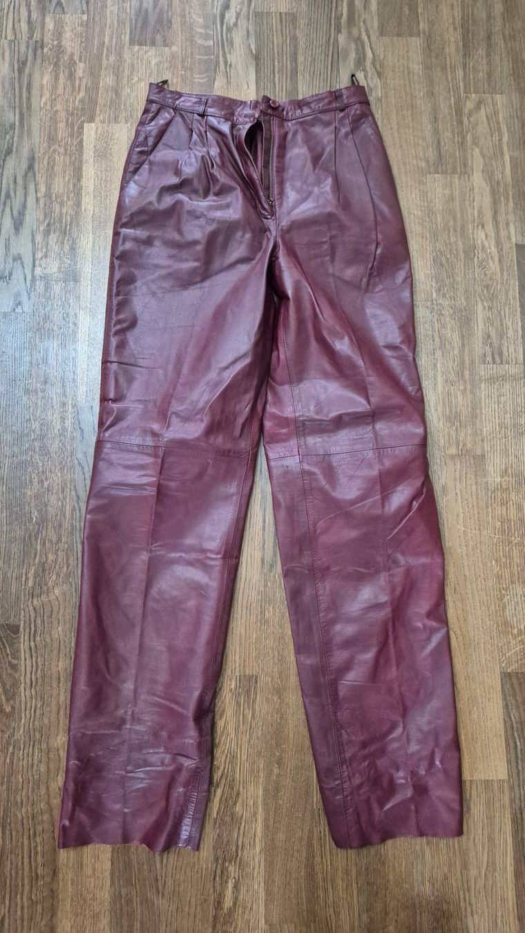 Pantaloni: Raspberry pink vintage leather pants size 38 – Usato da Zürich venduto da monadiederich