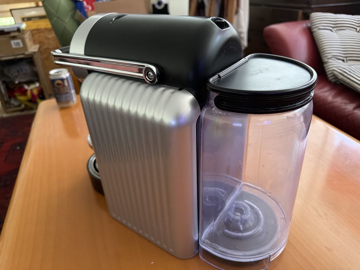 Nespresso Kaffeemaschinen & Espressomaschinen: Nespresso Kaffeemaschine Zenius – Defekt aus Aesch BL von Hansi10 1