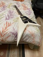 Rhoads style V by Cort