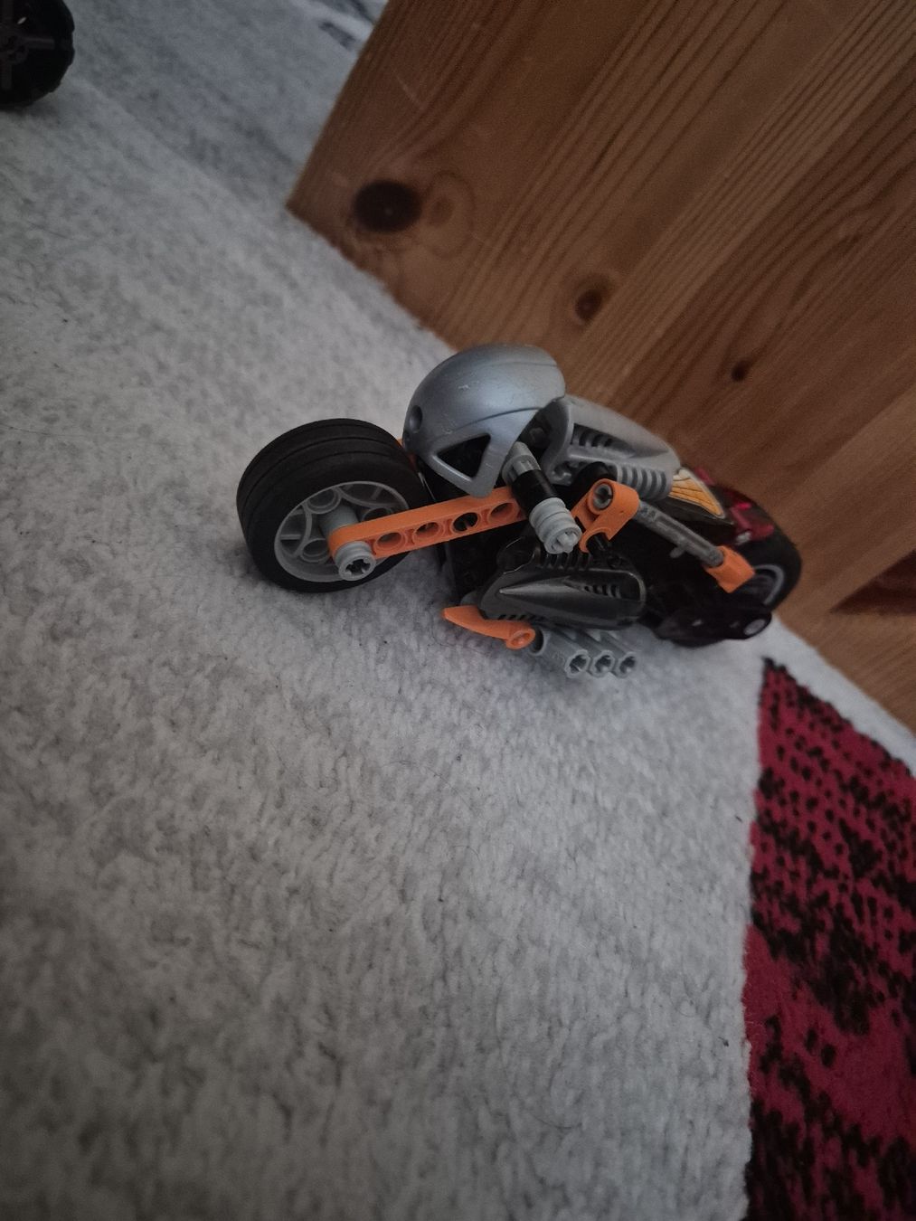 Lego Giocattoli: Lego Technic Motorrad schwarz orange gebraucht – Usato da Wolhusen venduto da ima_2jjx