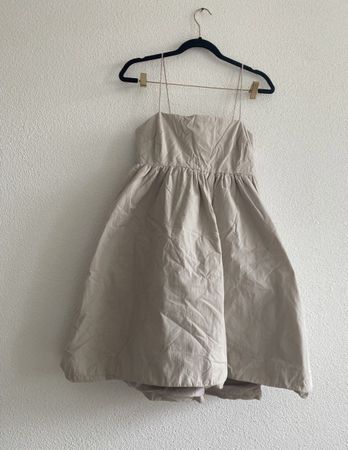 H&M WATTIERTES KLEID IN GREIGE SCANDI GR. 38
