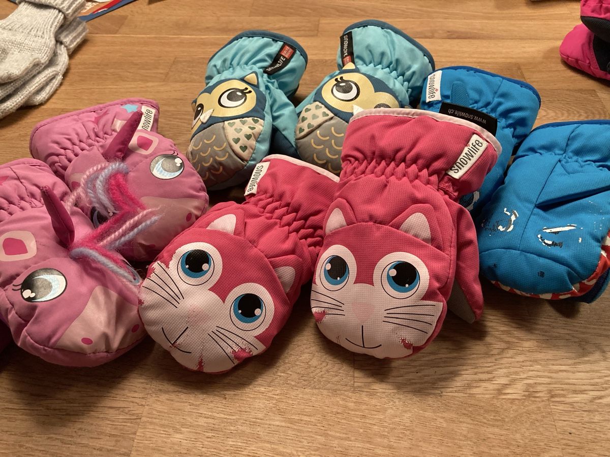 Guanti: Kinder Fäustlinge bis 3Jahre – Usato da Staad SG venduto da gab_7dr9 3