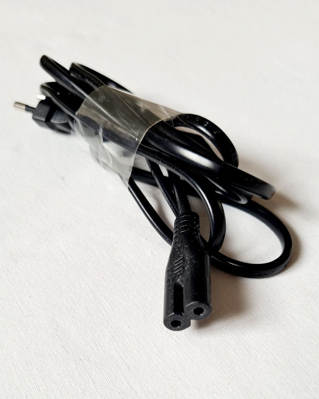 Cavi: Cables divers Usb, camcode, Tv, téléphone – Usato da Thônex venduto da AneleManele 1