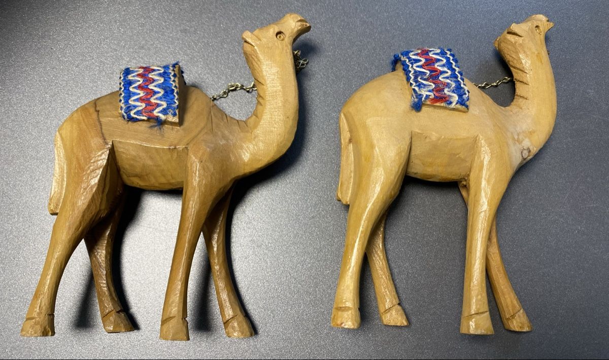 Statuette: 2 x geschnitztes Kamel Olivenholz – Usato da Gerlikon venduto da jabadabadu
