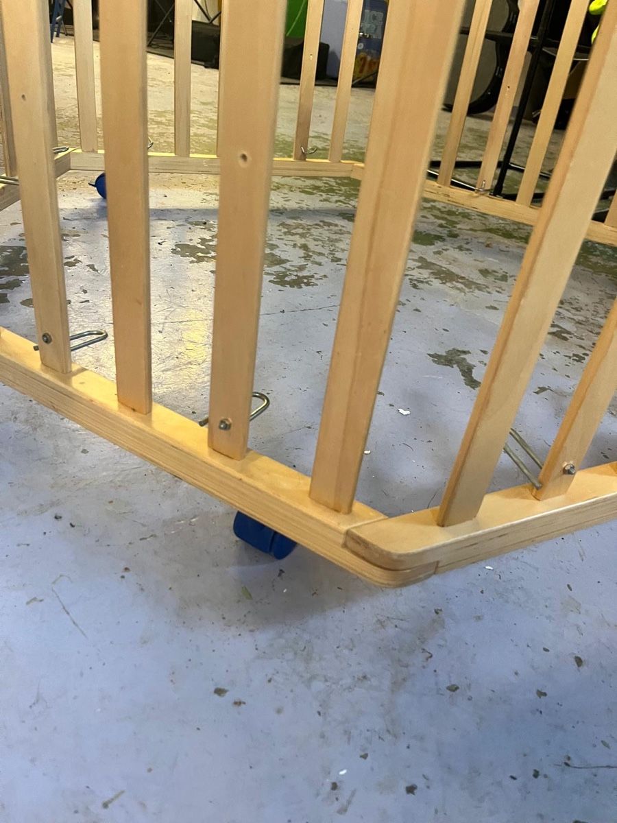 Box & Barriere di sicurezza: Kinder Laufgitter aus Holz – Usato da Suhr venduto da Checkitout 1