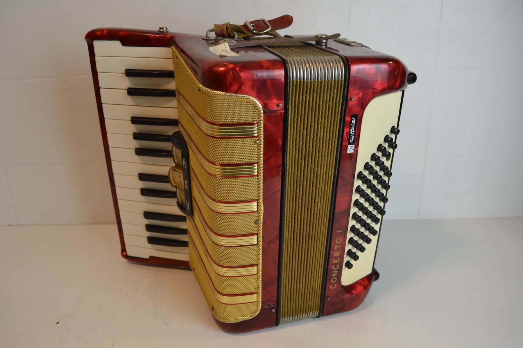 Hohner Strumenti musicali: Akkordeon chromatisch Hohner Concerto I – Usato da Zürich venduto da Brockito 7