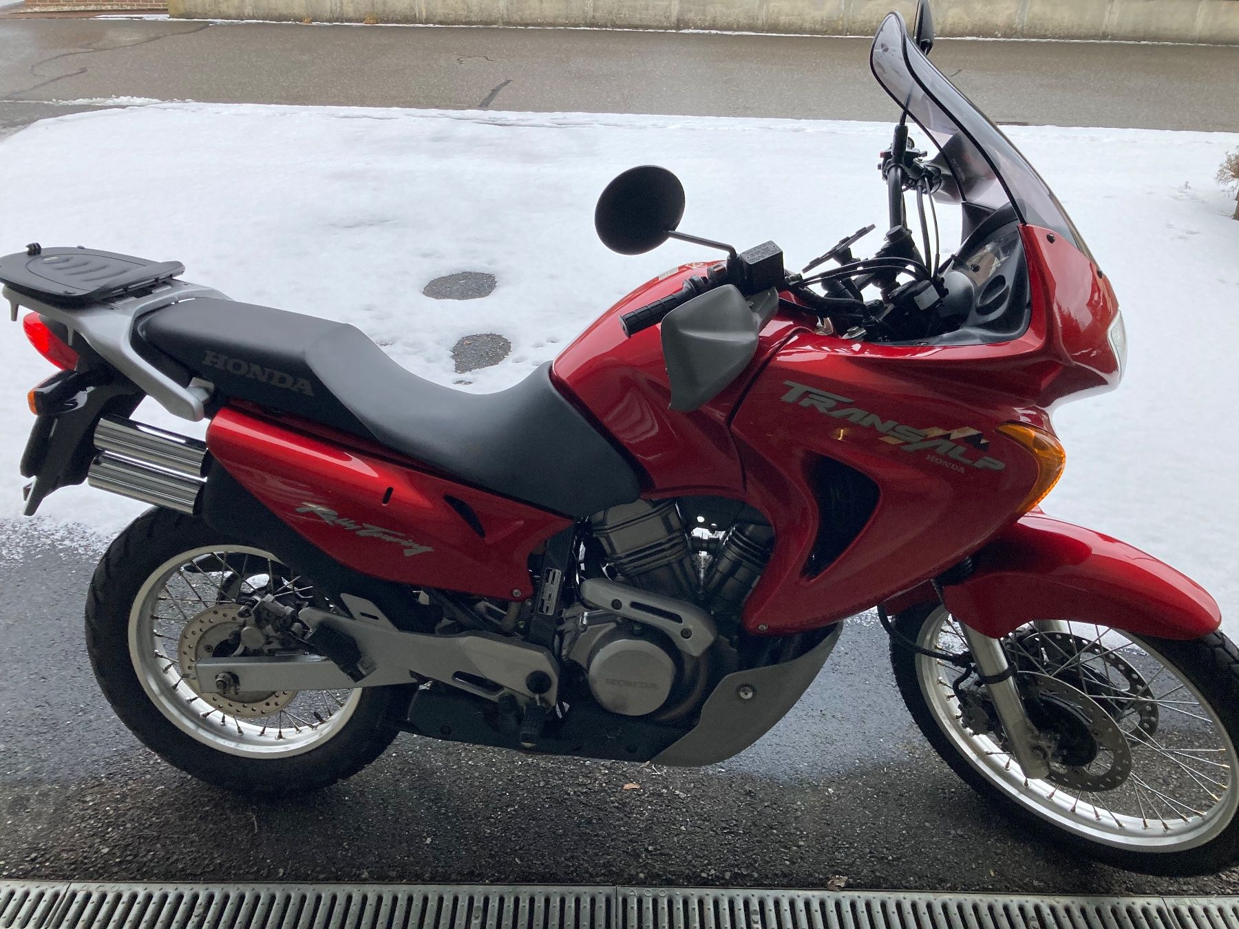 Honda Touring: Honda Transalp XLV 650 Motorrad – Usato da Frenkendorf venduto da Elomi