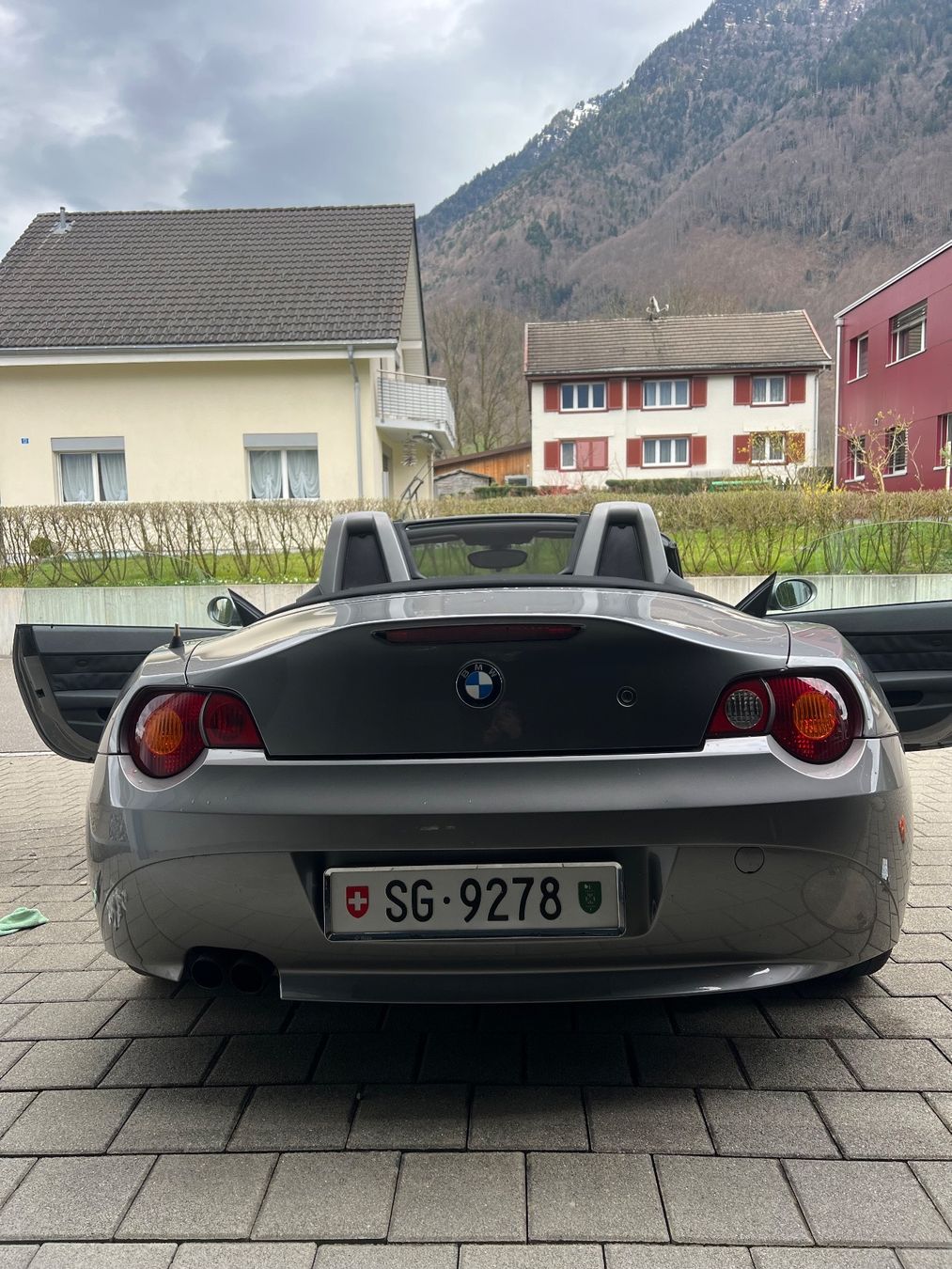 BMW Autos: BMW Z4 Roadster 3.0 Cabrio – Gebraucht aus Schänis von donpico 3