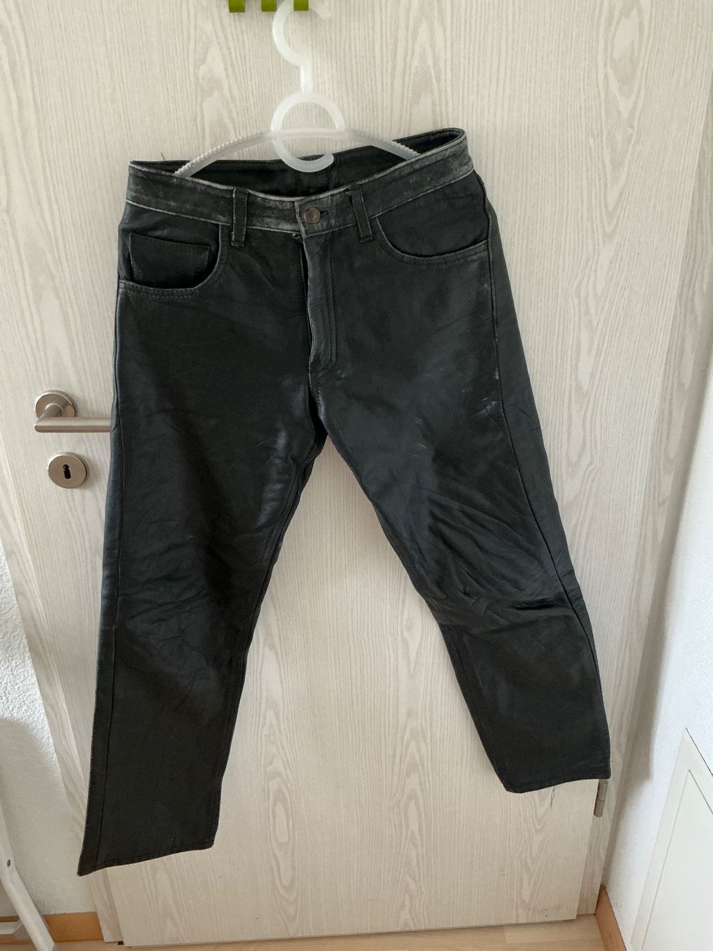 Pantaloni: Pantalon en cuir Vintage – Usato da Safnern venduto da Dufferin70