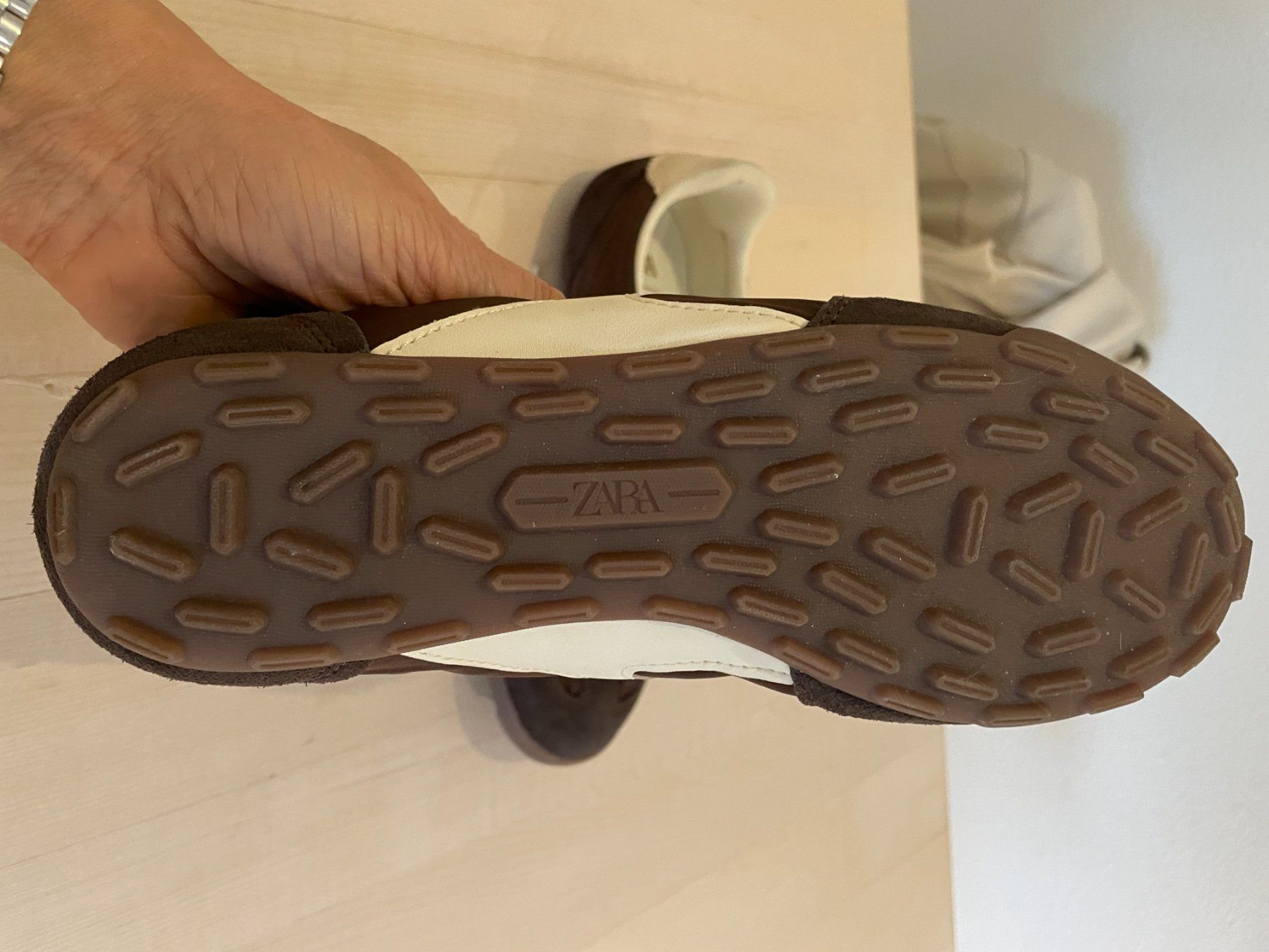 Zara Scarpe da donna: Topmodische Sneaker, Grösse 37 – Nuovo (secondo la descrizione) da Weiningen ZH venduto da mad_t6dx 1
