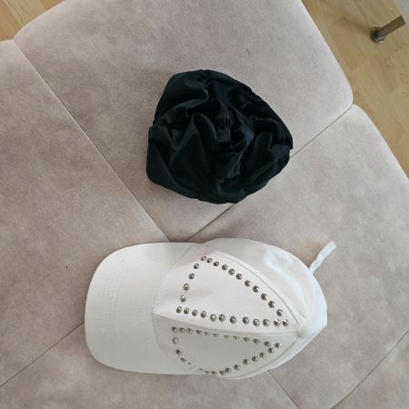 Badekappe  schwarz weisse kappeNieten und  Set