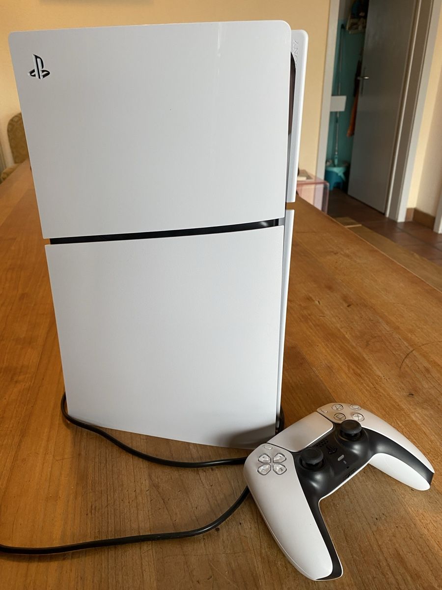 Sony Console: Sony PlayStation 5 Digital Slim – Nuovo (secondo la descrizione) da Erlinsbach venduto da Stuntgirl 1