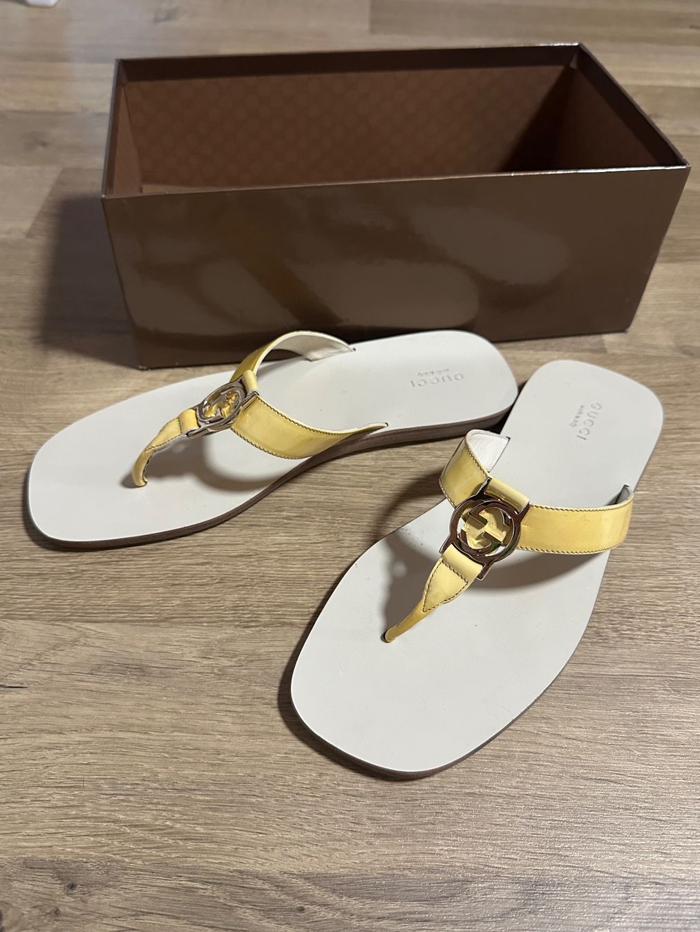 Gucci Chaussures femmes: GUCCI thong sandals / FlipFlops 38 – D'occasion à Burg AG par kam.uen