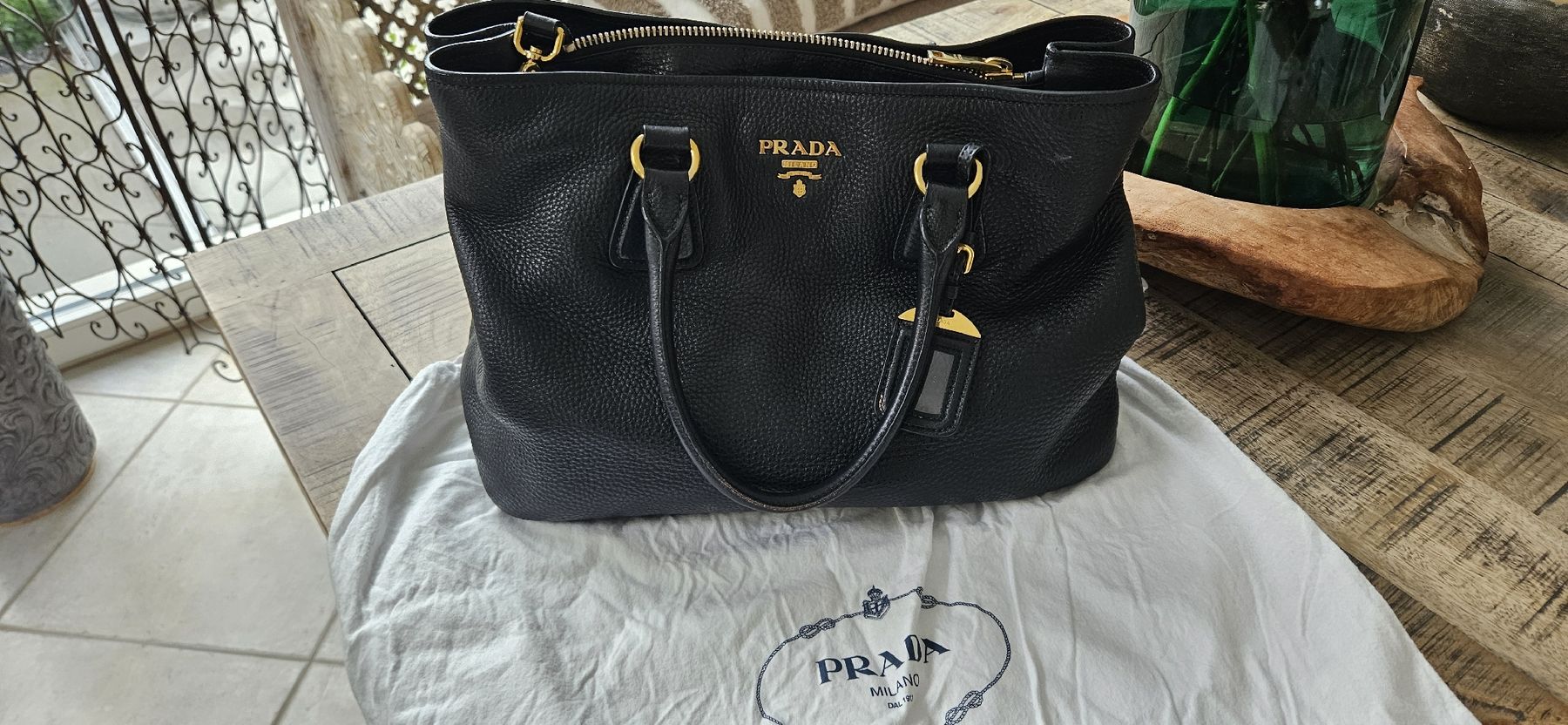 Prada Borse da donna: Prada Vitello Daino Tote Bag – Usato da Pfäffikon SZ venduto da neve1234