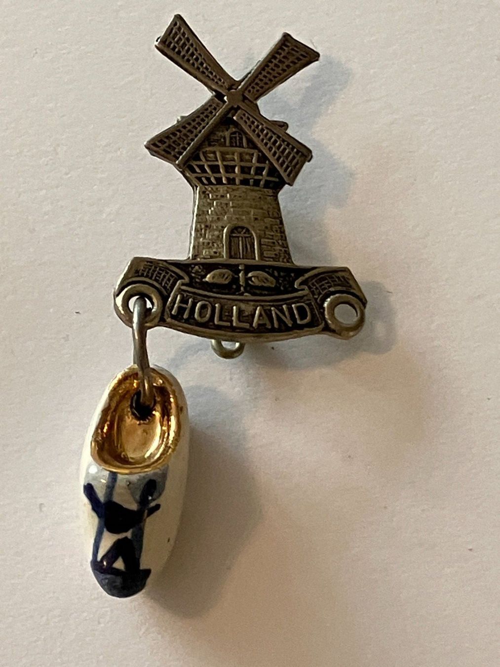 Placchette & Badge: 1 Anstecknadel Holland – Usato da Basel venduto da djwwpp