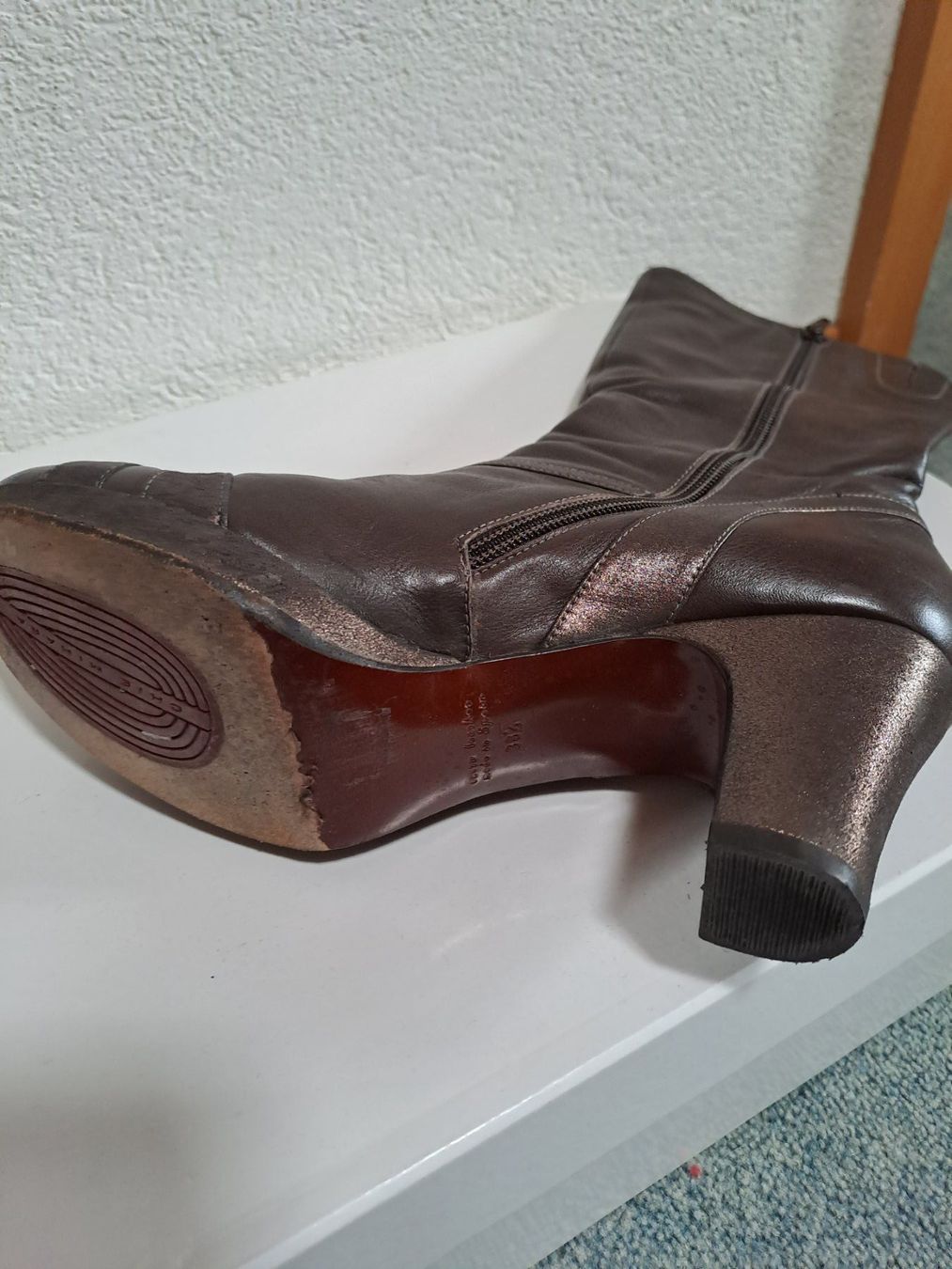 Chie Mihara Scarpe da donna: Hochwertiger Lederstiefel, CHIE MIHARA, NP 549.--, Gr. 38.5 – Usato da Frauenfeld venduto da Andadaa 4