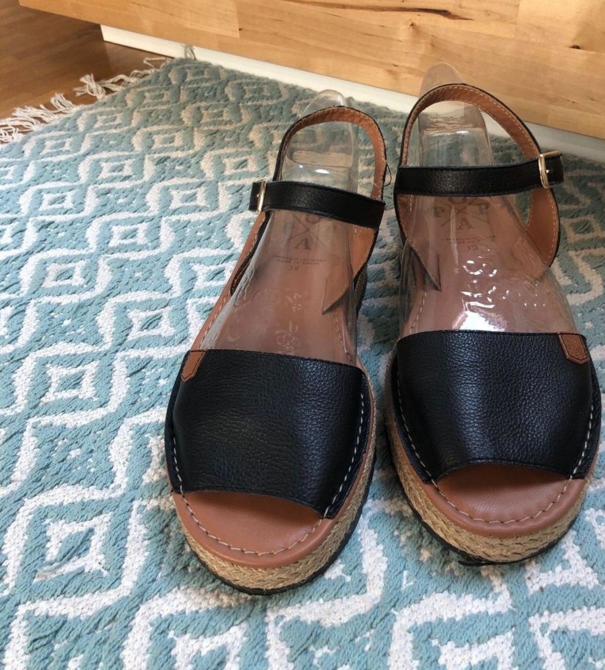 Damenschuhe: Schwarze popa keilsandalen gr 38 – Gebraucht aus Winterthur von EasyRS