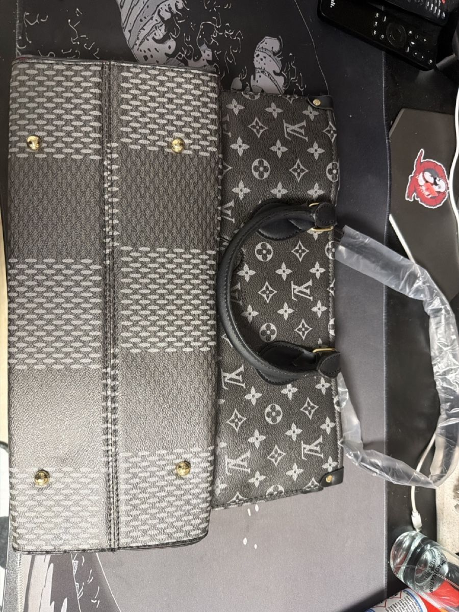 Borse da donna: Borsa Lv Monogram Canvas Patchwork nuova – Usato da Köniz venduto da ges_786t 1