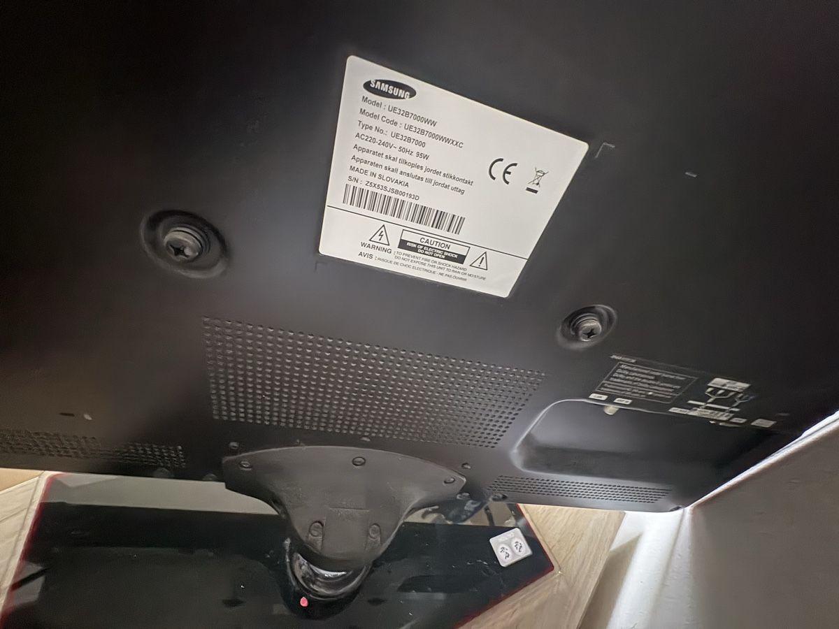 Samsung Fernseher: Samsung Flachbildfernseher UE26D4003BW  – Gebraucht aus Heiden von mve_bn2x 2