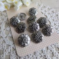 10 Metall Knopfe bouton Look Silver Blumen fleurs