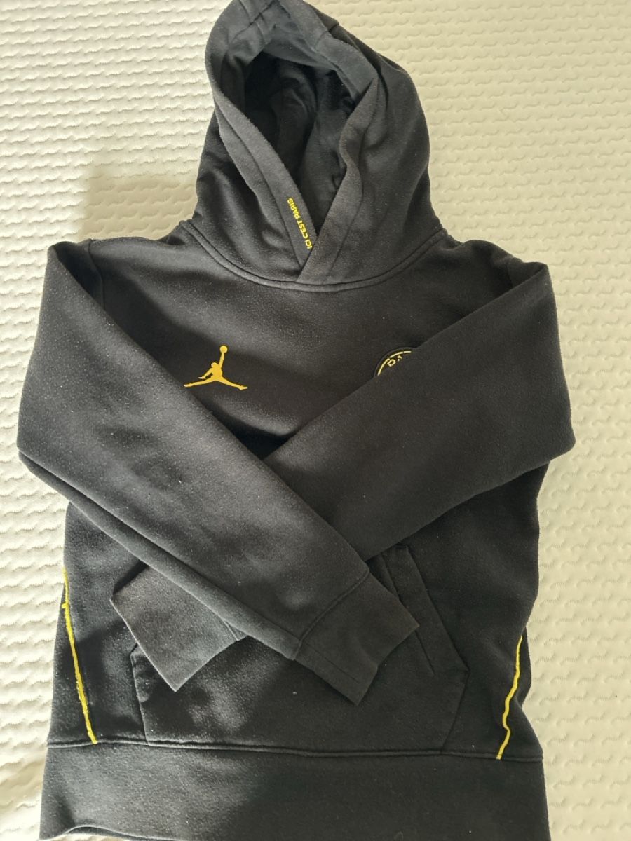 Jordan Maglioni & Felpe: PSG Hoodie/Pullover Schwarz Gelb – Usato da Lupfig venduto da k.s.affolter 3