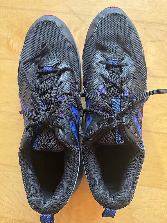 Scarpe da donna: Turn-/ Laufschuh – Usato da Appenzell Steinegg venduto da pba_z8py 2