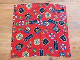 Schönes Vintagestil-Tuch mit Marine-Motiven