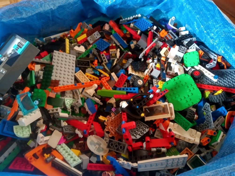 Lego Giocattoli: 4kg gemischte Lego – Usato da Prez-vers-Siviriez venduto da Monija70 1