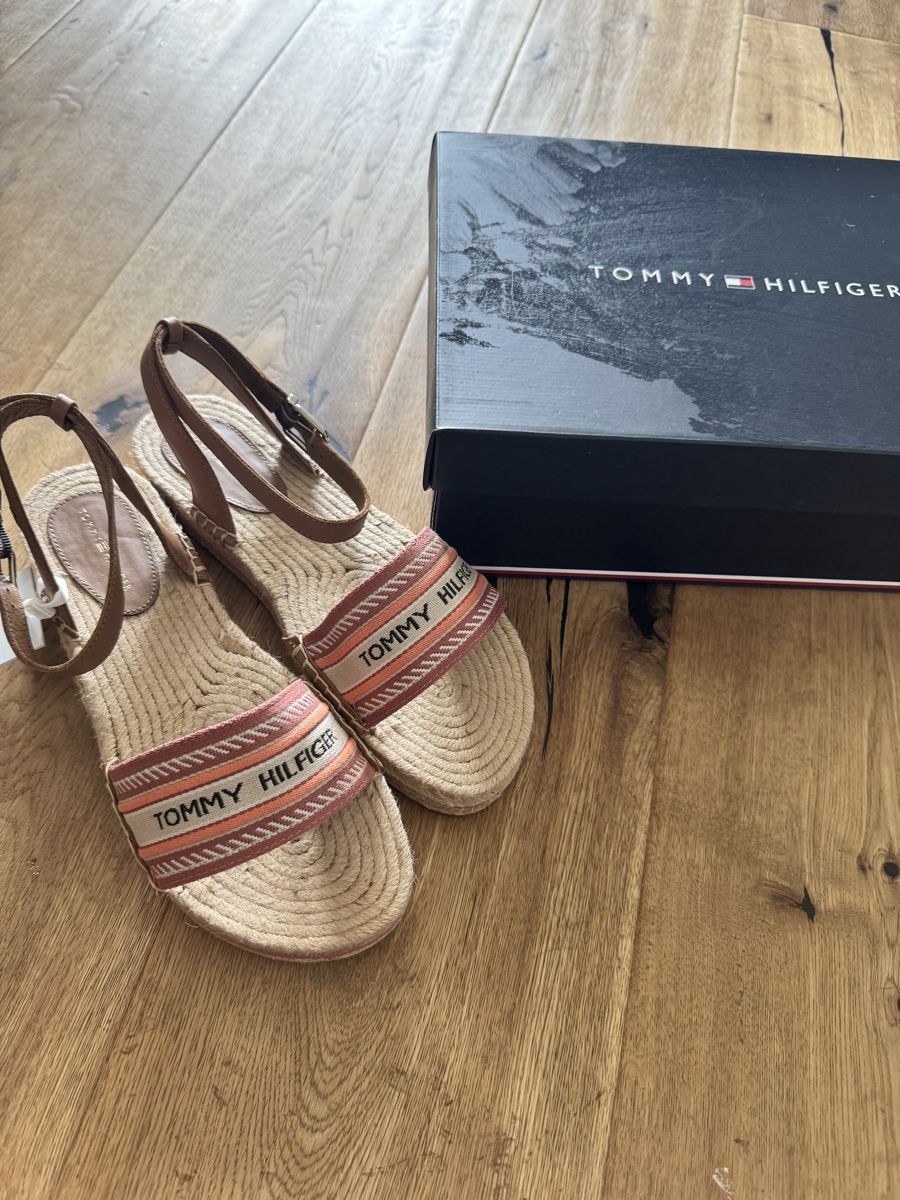 Tommy Hilfiger Damenschuhe: Tommy Hilfiger Sandalen NEU – Neu und originalverpackt aus Mur (Vully) FR von seaila 5