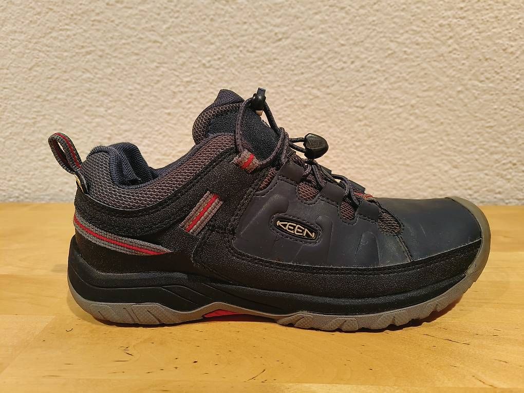 Scarpe per ragazzi: KEEN Halbschuh Trekking Schuh Gr. 38 – Usato da BUCHRAIN venduto da MPicardH