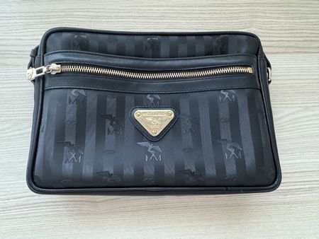 Umhängetasche Classic Schwarz/Gold Mollerus