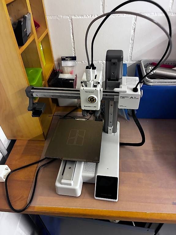 Bambu Lab Imprimante 3D: Bambu Lab A1 Mini 3D Drucker guter Zustand – D'occasion à Arlesheim par Sallie