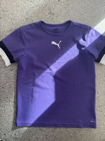 T-shirt Puma foot violet, taille 14 ans, bon état