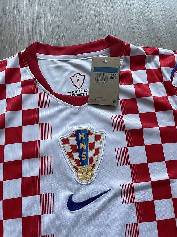 Maillots de corps & Pantalons: Kroatien Trikot Gr. M Neu – D'occasion à Biel/Bienne par Bolagol9 1