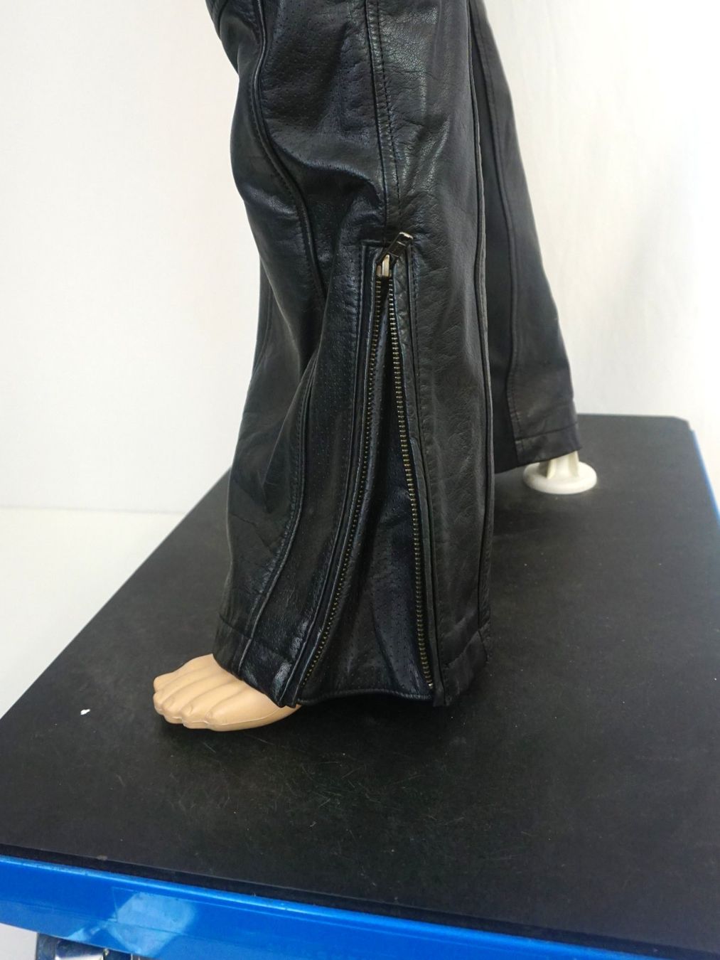 Held Pantaloni: Held Damen Motorradhose Gr.42 – Usato da Pratteln venduto da Restwert_Pratteln 6