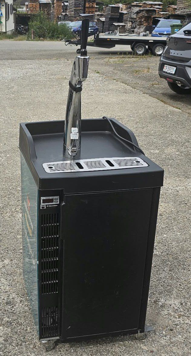 Electrolux Küchengeräte: Bierzapfanlage (DRAUGHTMASTER) – Gebraucht aus Uster von huibuh.75