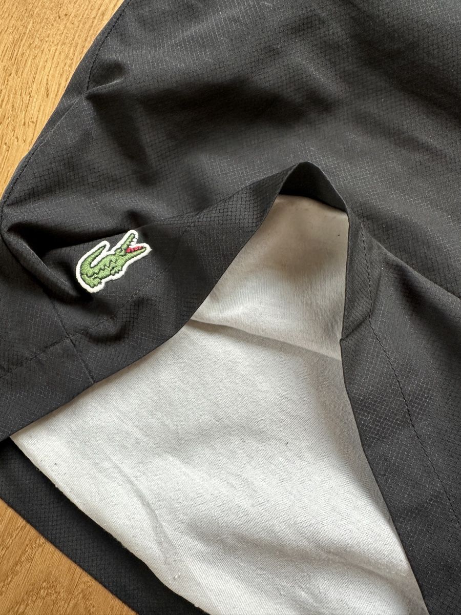 Lacoste Pantaloni: Lacoste Sport Shorts – Usato da Düdingen venduto da kleidungsmarktplatz 2
