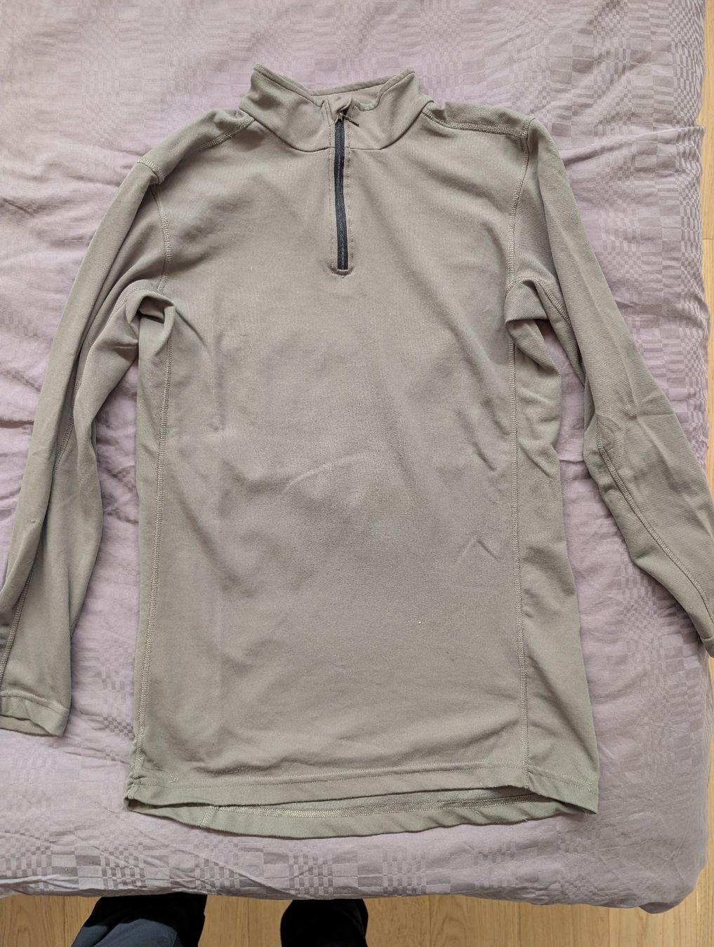 Pulls & Sweat-shirts: Pull taille M – D'occasion à Blignou (Ayent) par dyl_yxb5